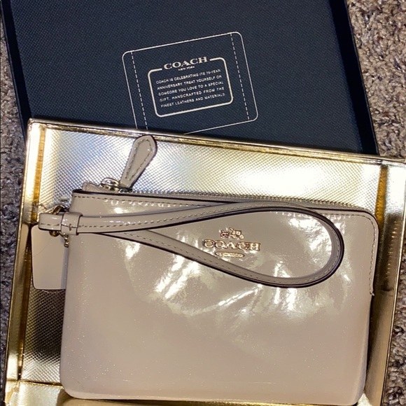 Coach Wrislet - Picture 1 of 1